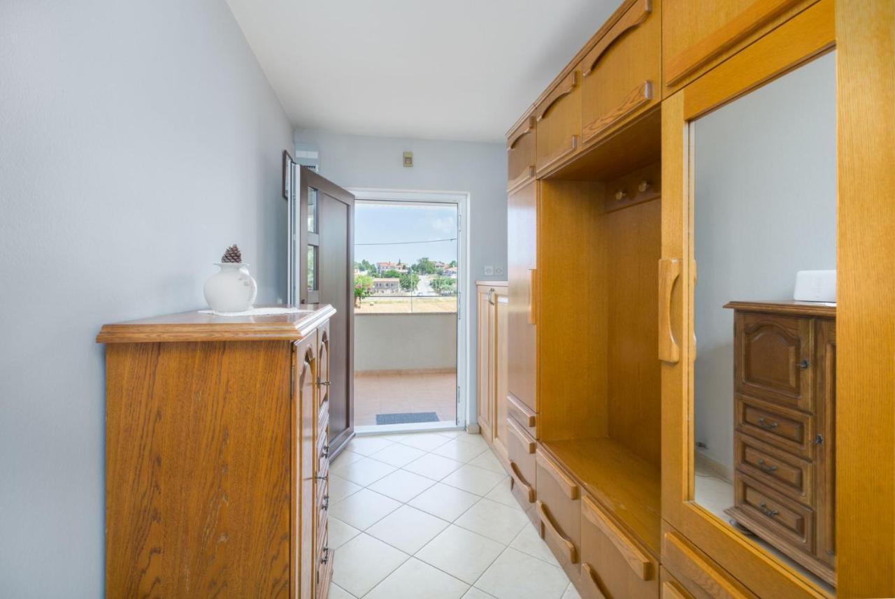 Lovely House Lindi In Porec Exterior photo