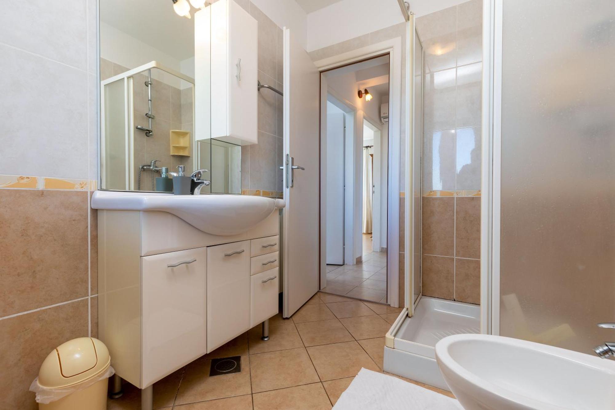 Lovely House Lindi In Porec Exterior photo
